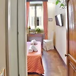Casa De' Fiori Bed & Breakfast Rome