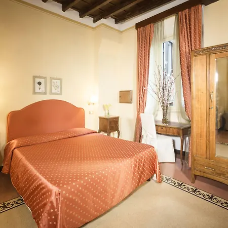 Bed & Breakfast Casa De' Fiori 4*